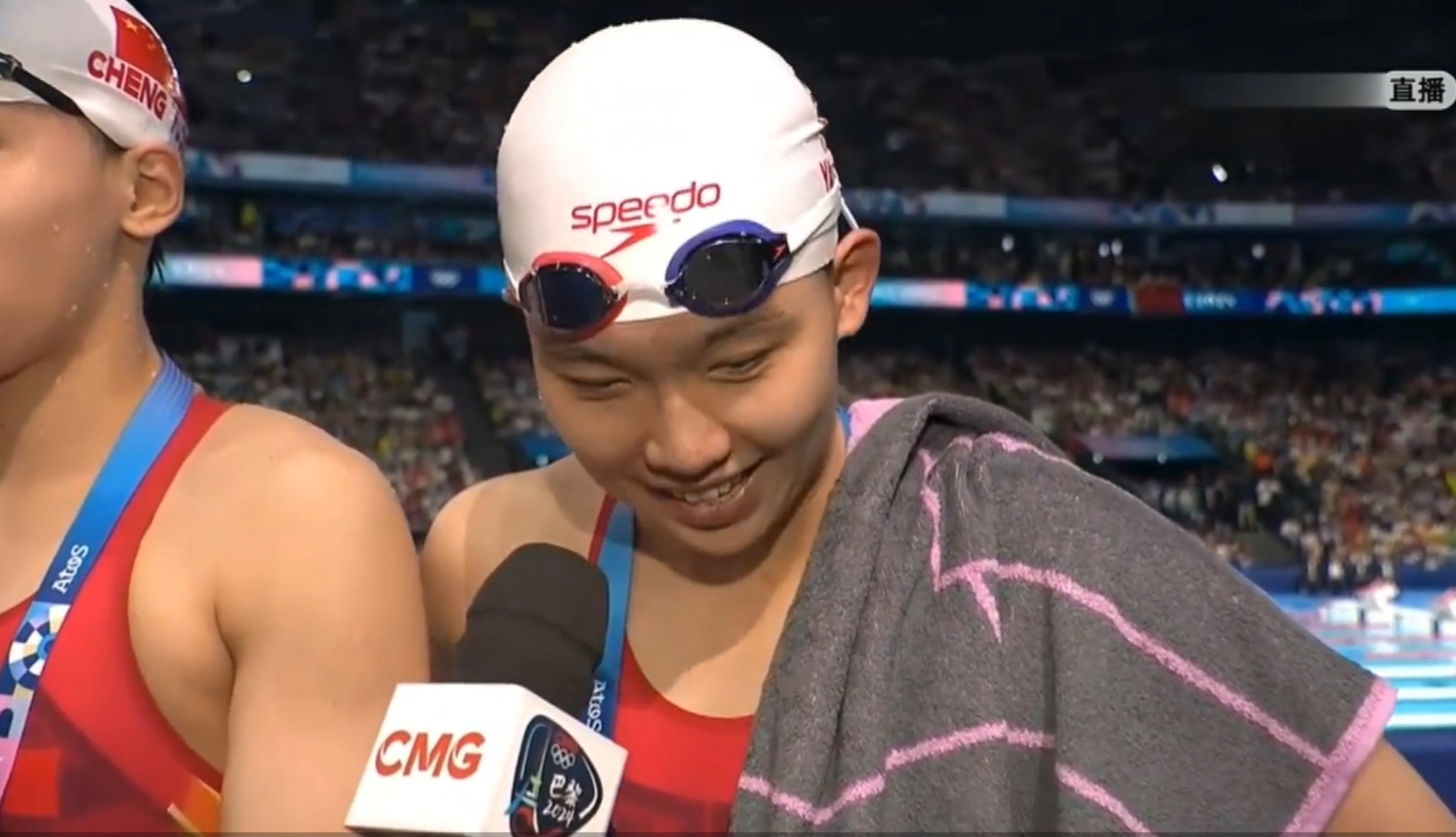 南非女子游泳运动员勇夺金牌